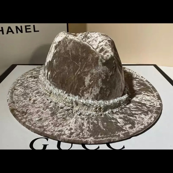 NEW, Crushed Velvet Wide Brim Fedora - Picture 7 of 8